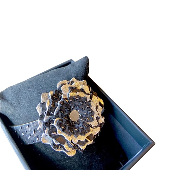 NIB Rustic Cuff ‘Rock & Roll’ Penelope Flower Cuff - Picture 7 of 10